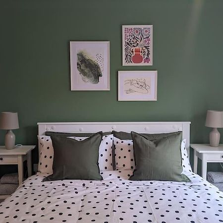 Homely 2 Bed Duplex With A River View Southampton Exterior foto